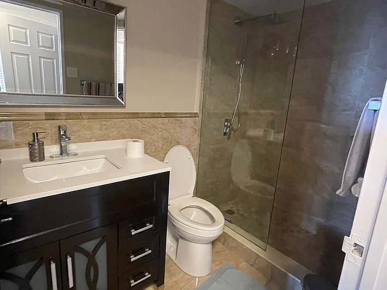 8111 Yonge St #1010 — Photo 8