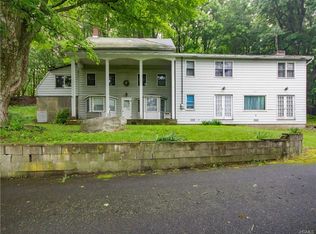 34 Pickles Rd, Bloomingburg, NY 12721