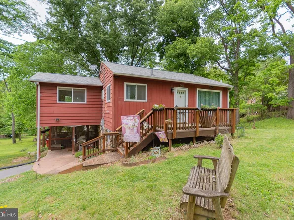 475 Gray Fox Rd, Harpers Ferry, WV 25425