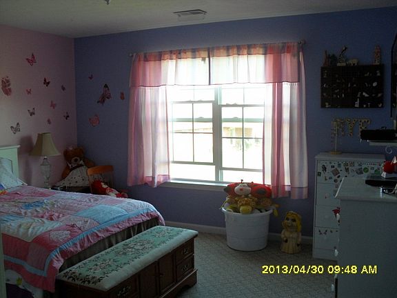 5th image of 251 Meadowlake Dr