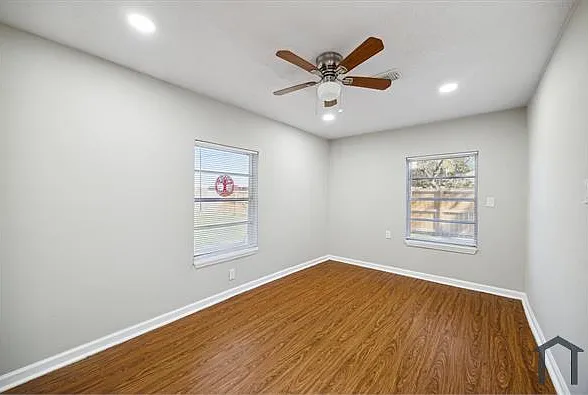 209 Stewart St — Photo 15