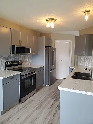 Beautiful 3 Bedroom half duplex in Sylvan Lake! — Photo 2