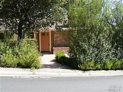 2nd image of 200 Los Cerros Dr