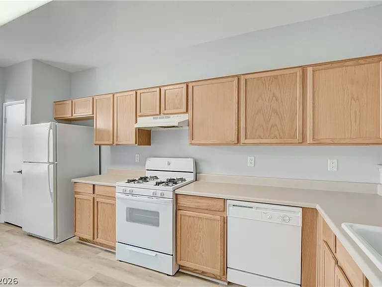 673 Peachy Canyon Cir #203 — Photo 8