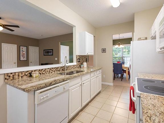 3rd image of 3701 Timbercreek Cir #3701