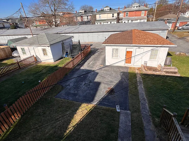 143 E Elm St #2 — Photo 12
