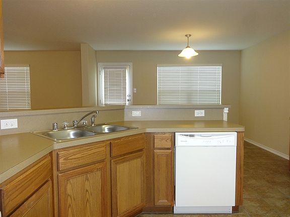 4th image of 9967 Sterling Place Dr #0