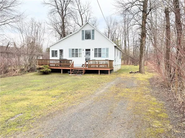 78 Chipman Ln, Sandy Creek, NY 13145