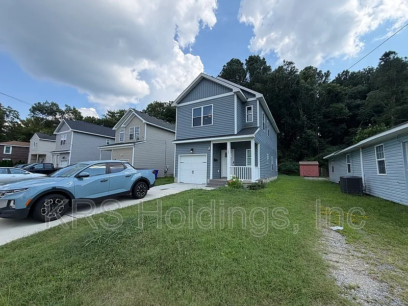 125 Charlotte Ave