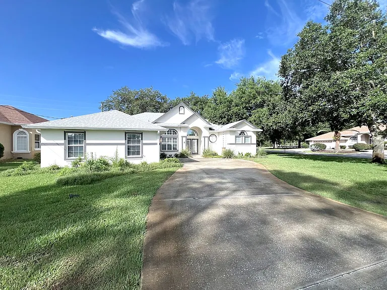 27 Empress Ln — Photo 2