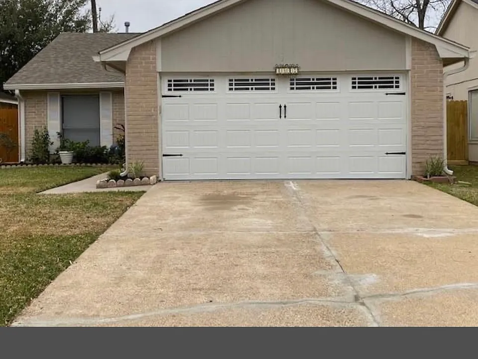 Hawk Meadow Dr