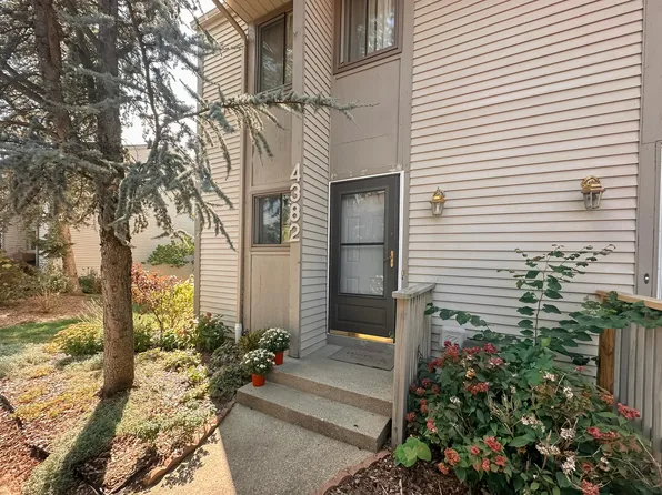 4382 Indian Spring Dr SW, Grandville, MI 49418