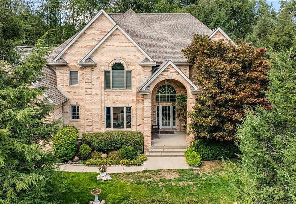 1st image of 760 Stonegate Dr