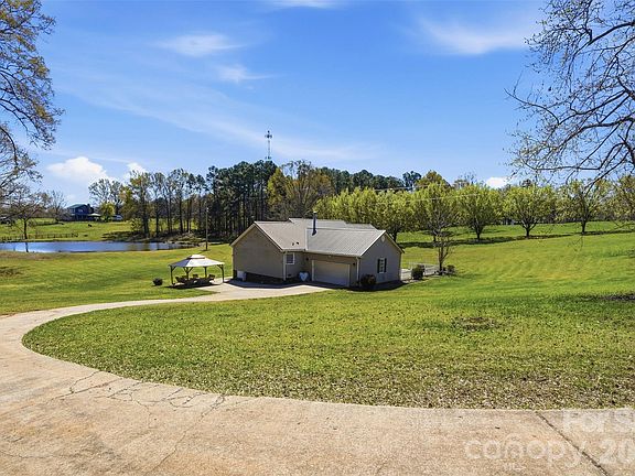 3rd image of 1545 Gin Rd