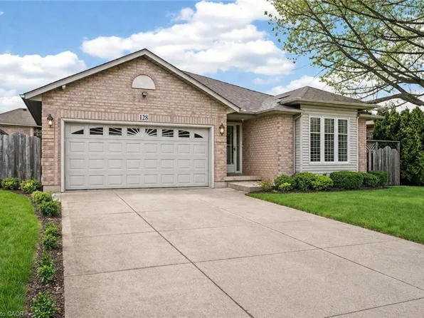 128 Nugent Dr, Hamilton, ON L8H 2M8