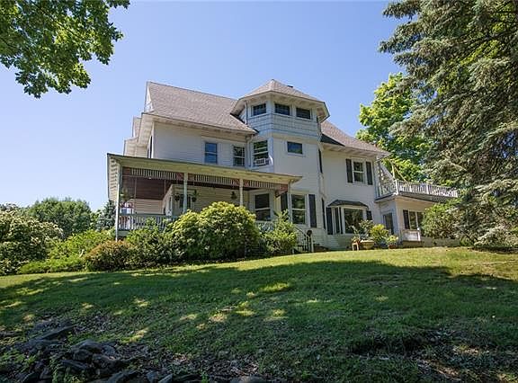 3rd image of 29 Watson Ave