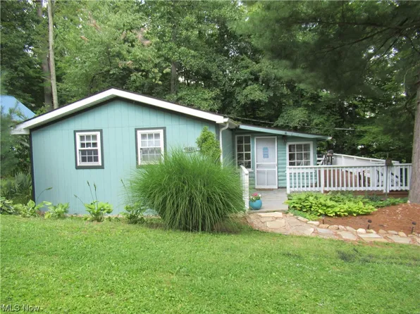 1481 Hillside Dr, Salem, OH 44460