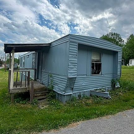 4th image of 126 Spruce Ln #11