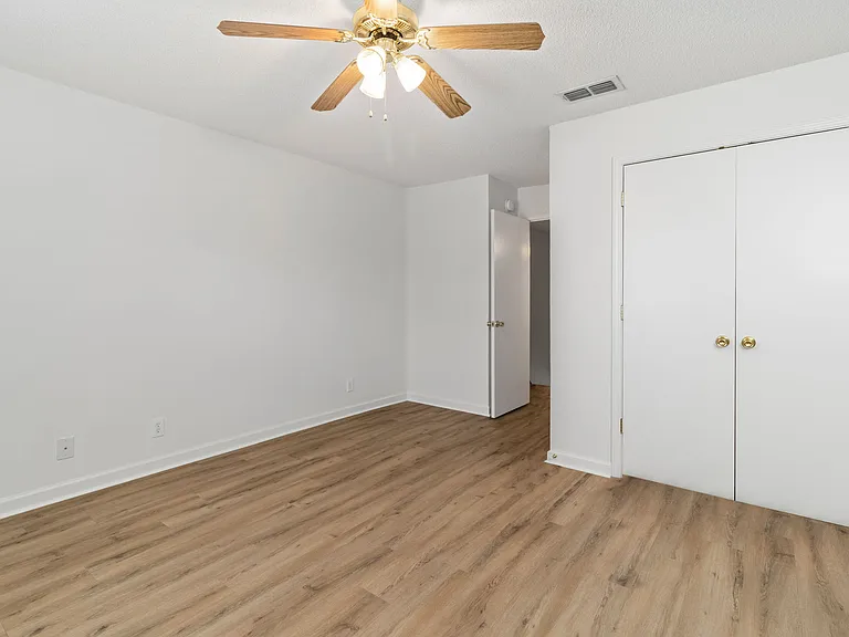 1850 Waters Edge Dr #A — Photo 6