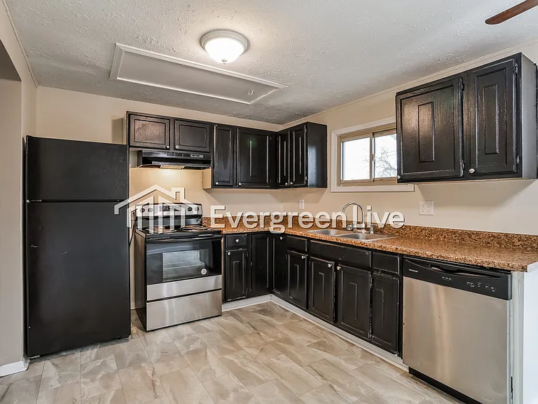 5036 Albany Dr — Photo 5