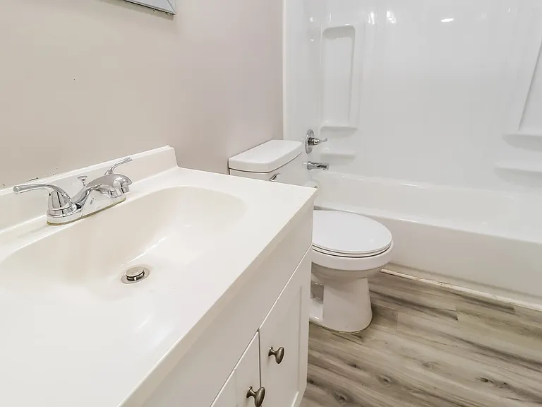 508546_029_bathroom_13496249.jpg