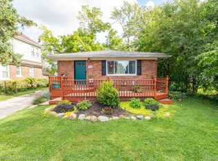 124 Alice Ave, Bloomfield Hills, MI 48302