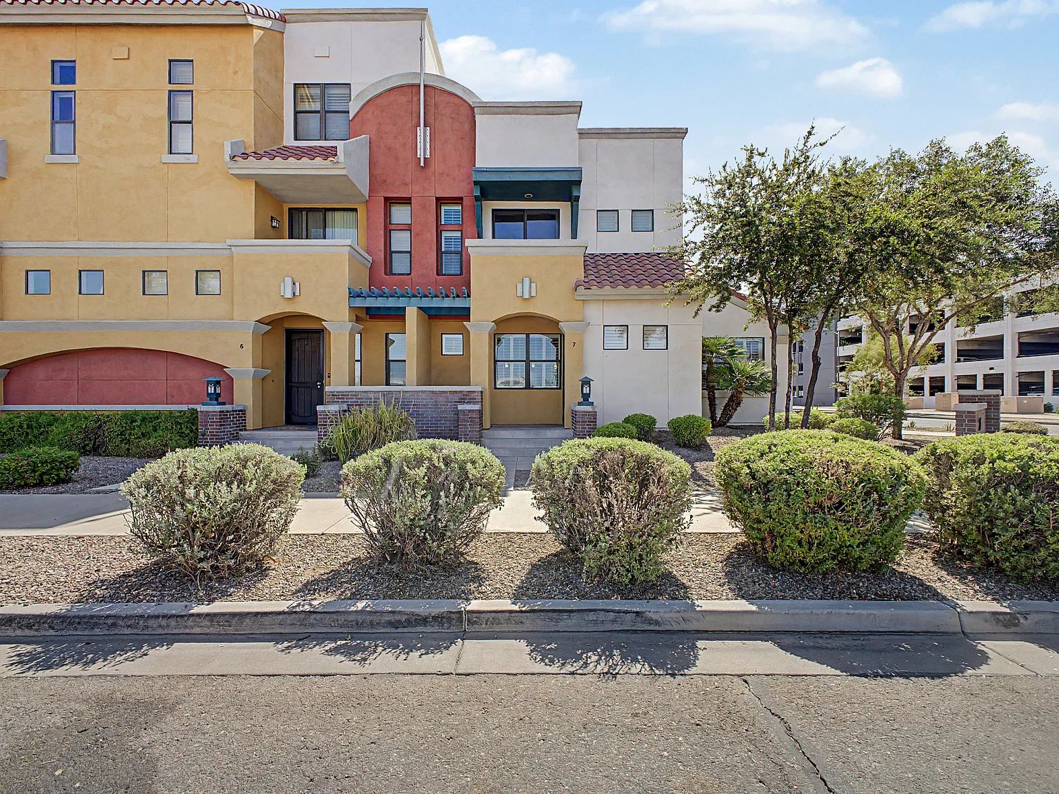 3 bed, 1623 sqft, $2,500 — Photo 1