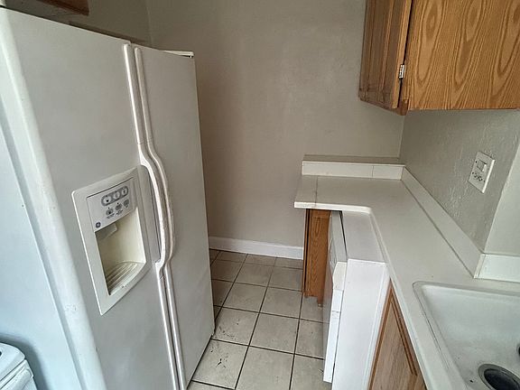 3rd image of 2822 N Garfield St