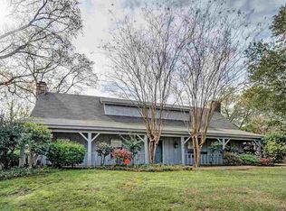 240 Meadowoods Dr, Jackson, MS 39211