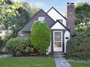 68 Radnor Rd, Great Neck, NY 11023