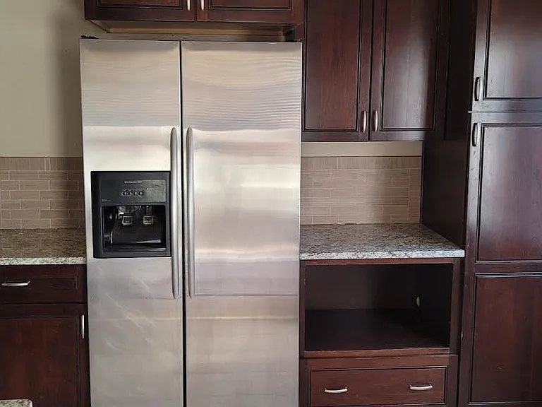 708 Brown Ave — Photo 9
