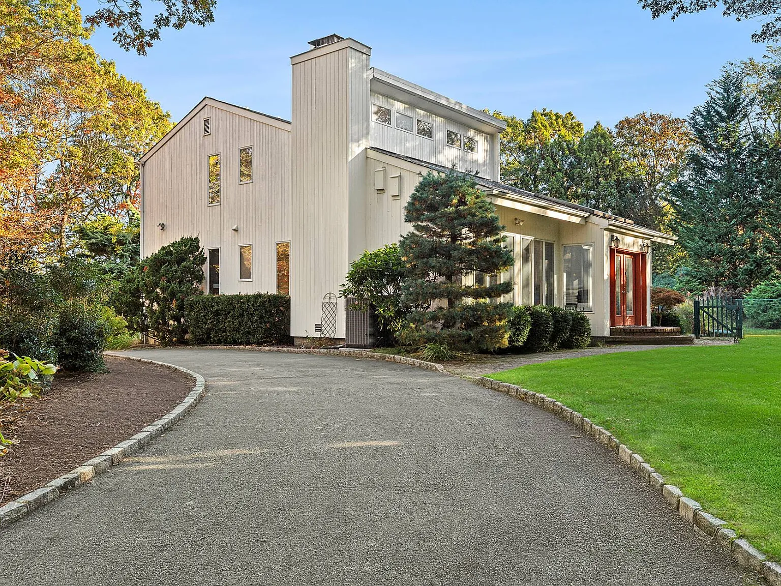 Southampton Town Summer Rental — Photo 2