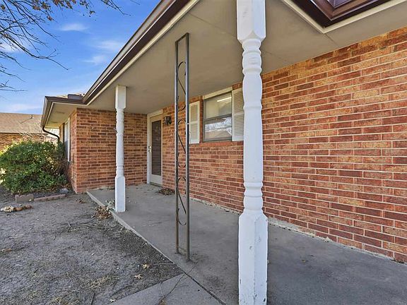 4th image of 2704 McKinley Pl