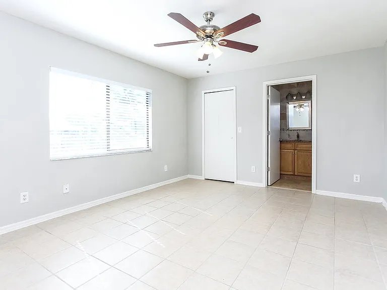 2715 SE 8th Ave — Photo 8