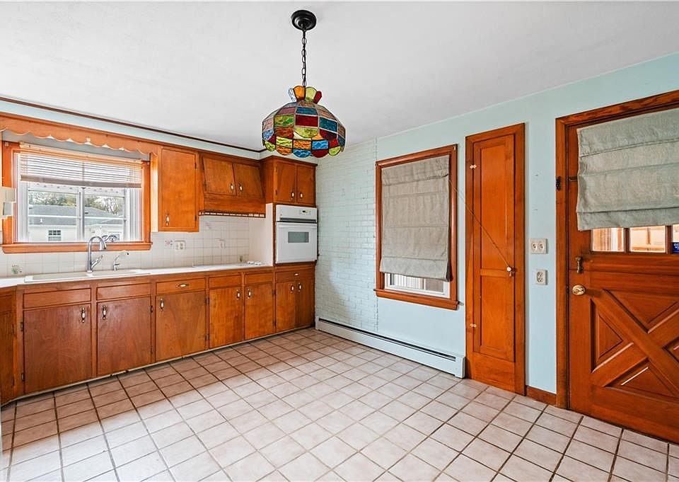 75 Fales Rd, Bristol, RI 02809 Zillow