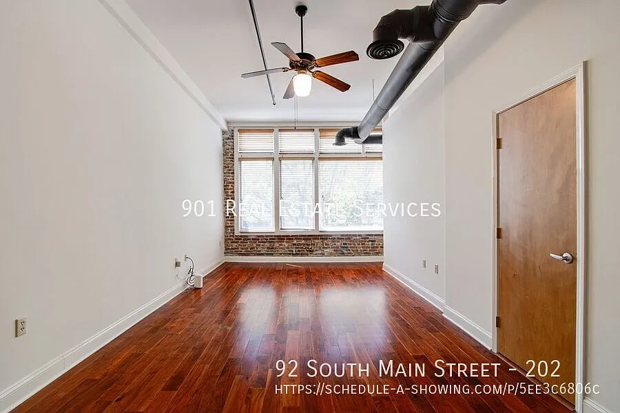 Cool Condo on Main Street — Photo 3