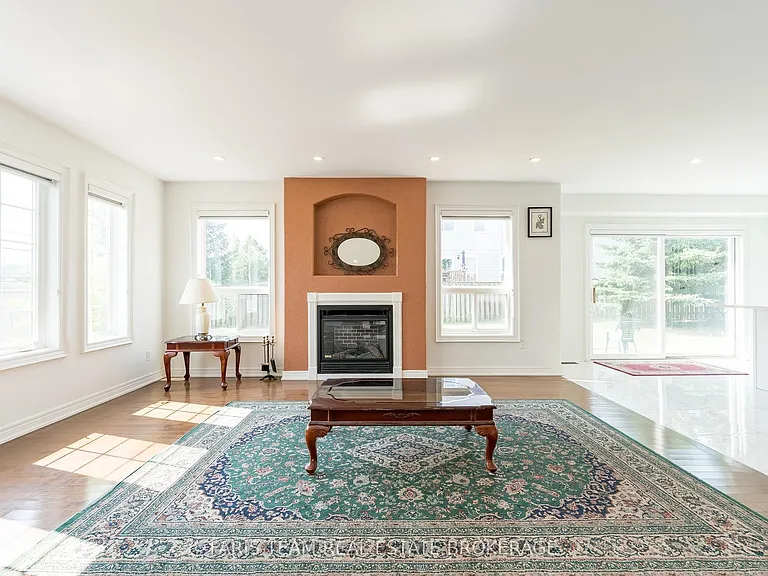 2 Vanessa Dr — Photo 12