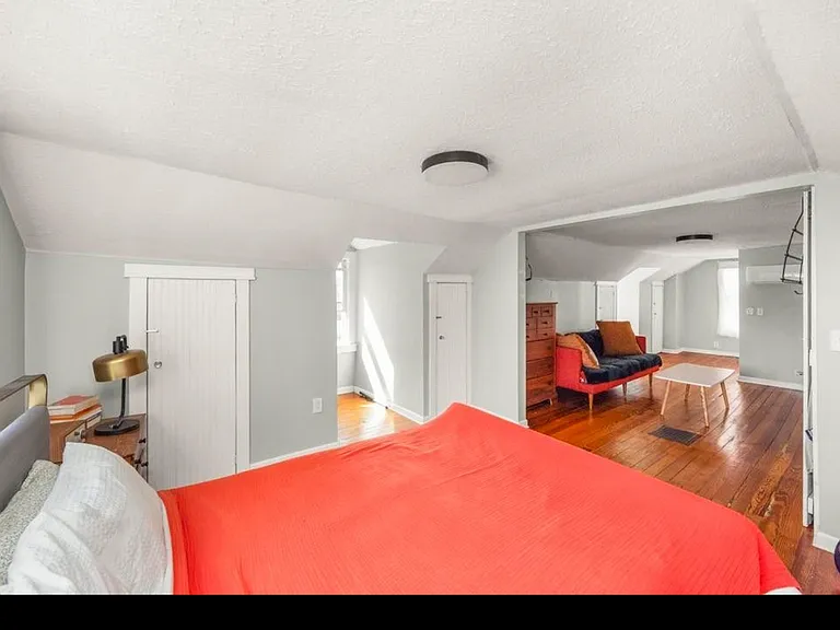1011 Calvert St — Photo 16