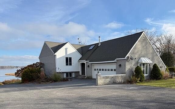 2nd image of 17 Dumont Rd