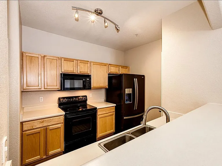 5255 Memphis St #917 — Photo 6