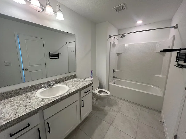 117 Mandovi St — Photo 12