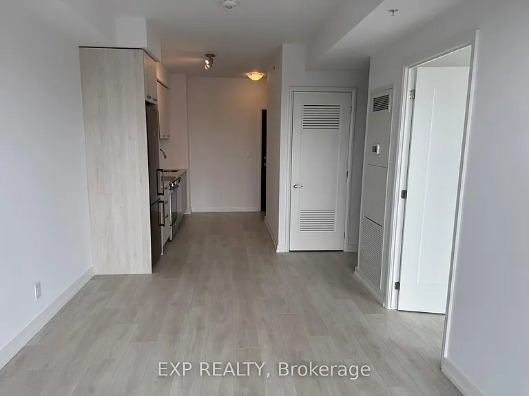 75 James St S #2513 — Photo 17
