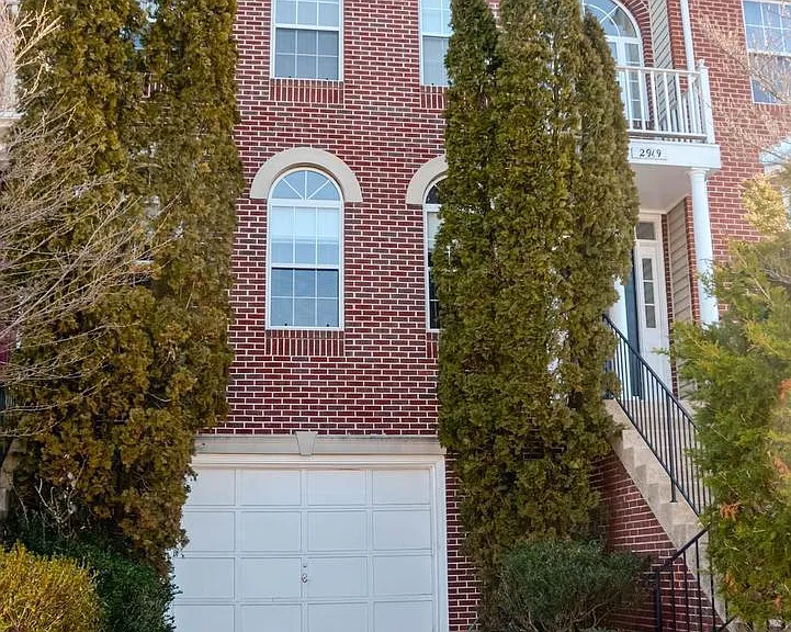 2919 Mainstone Dr — Photo 1