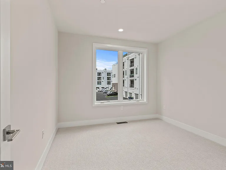 701 Brewster Aly #65 — Photo 13