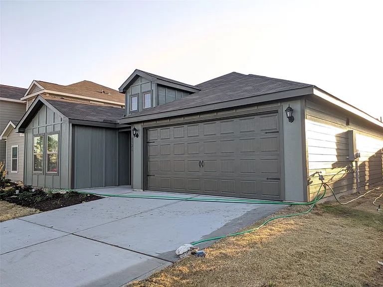 8321 Buck Mountain Pass — Photo 1