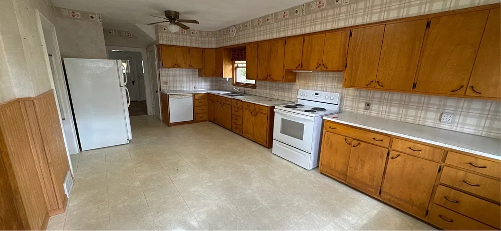 3 bed, 1200 sqft, $1,500 — Photo 4