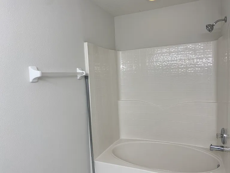 bathtub in master bath