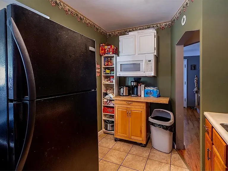 981 Glenna Dr — Photo 9