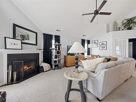 4th image of 42 Vista 35a Cir