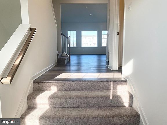 3rd image of 325 Anna Carol Dr